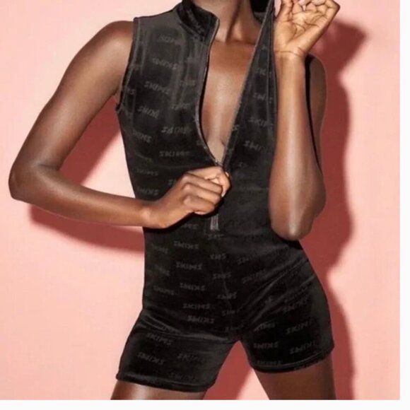Skims Limited Edition Velour Logo One Piece Romper Onyx Black XL - Picture 1 of 5